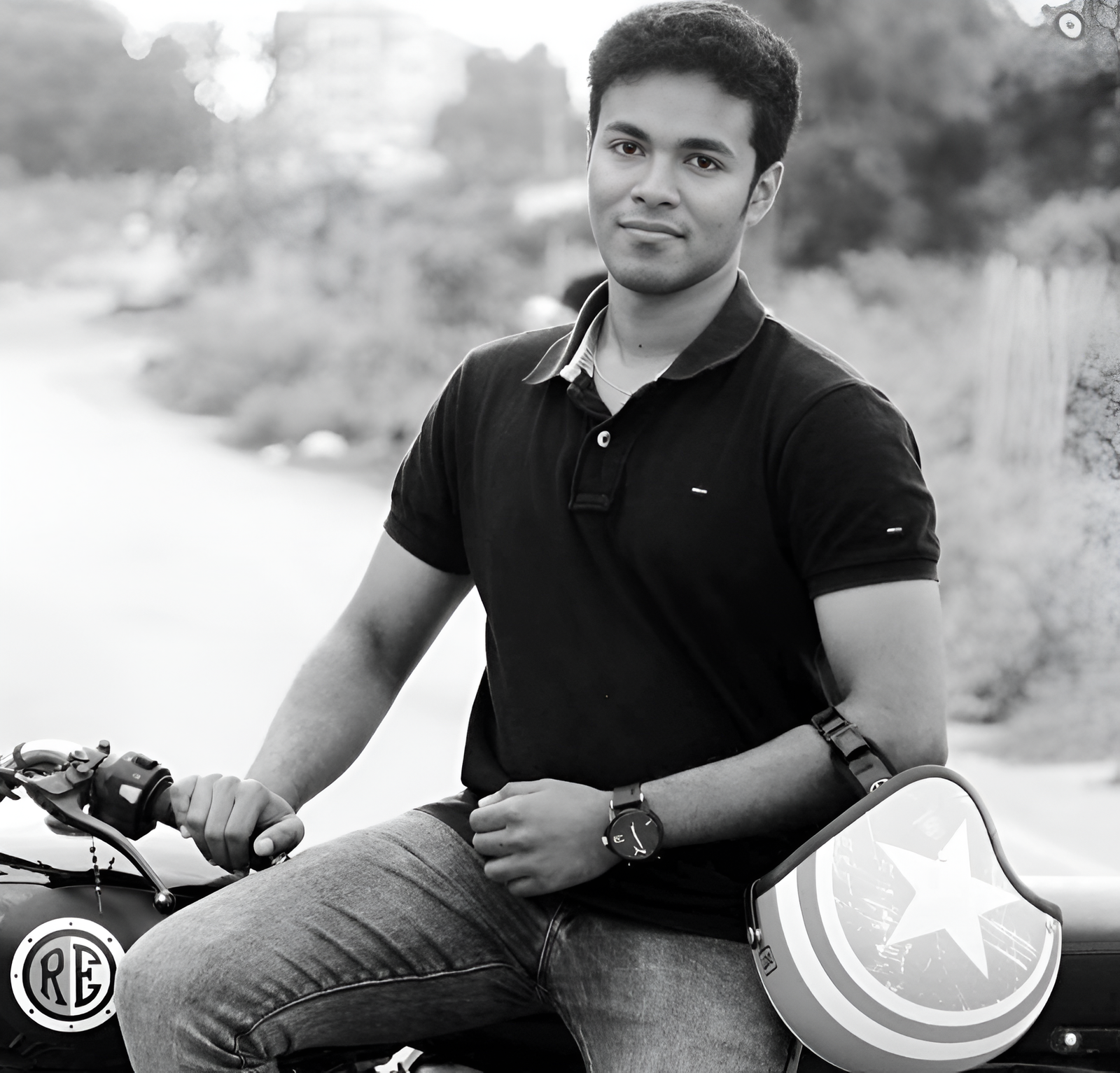 കേരളത്തിലെ ബ്രൈഡ്സ്‌ എപ്പോഴും കല്യാണസാരിക്കും മന്ത്രകോടിക്കുമായി തിരഞ്ഞെടുക്കുന്നത് MLoft ഇനെയാണ്.