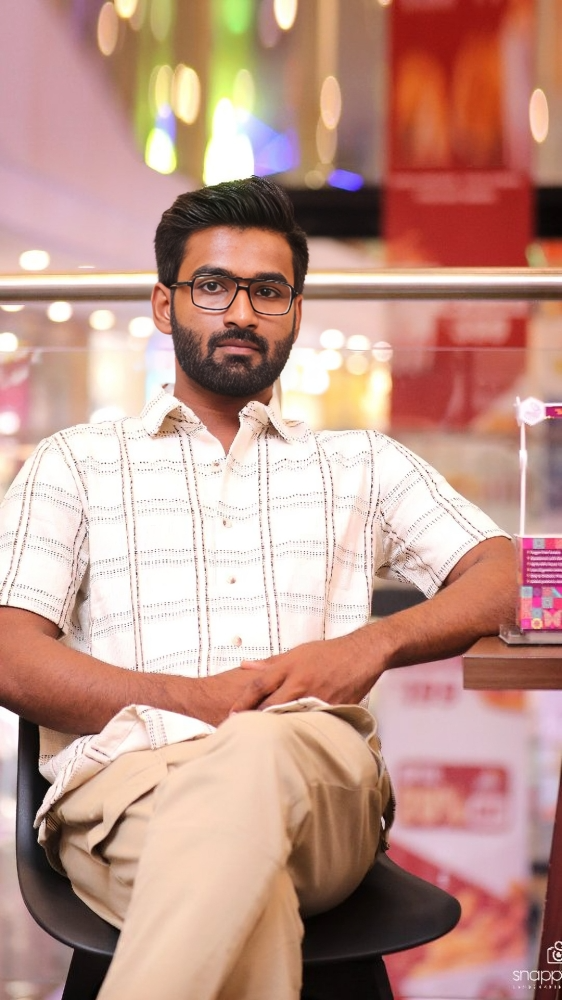 നീ മുട്ടയ്ക്കടയിരിക്കുകയാണോ എന്നു ചോദിച്ചവർക്കുമുന്നിൽ തന്റെ ബിസിനസ്സിന് Toms Hatchery എന്ന